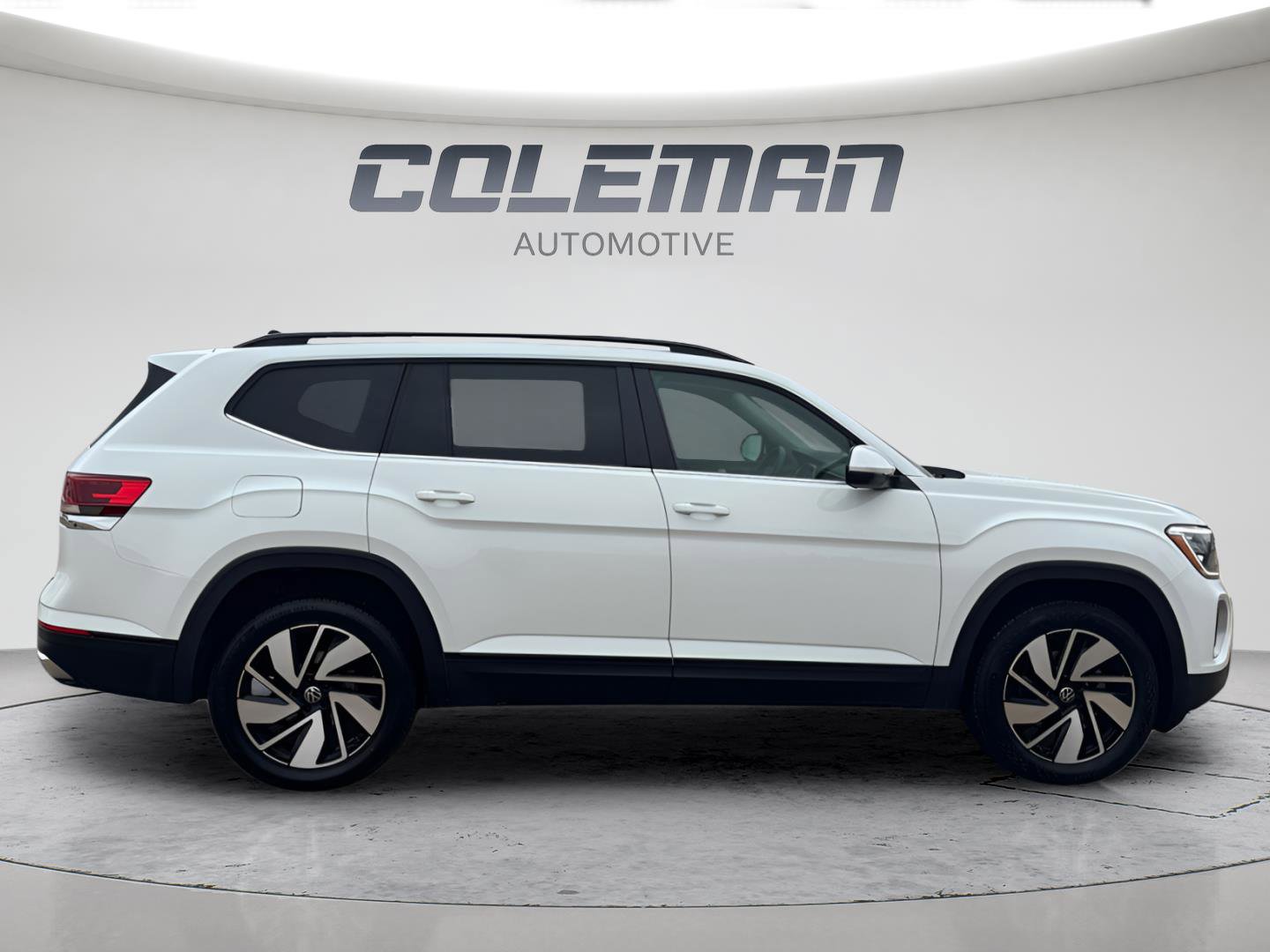 Used 2025 Volkswagen Atlas SE image 6