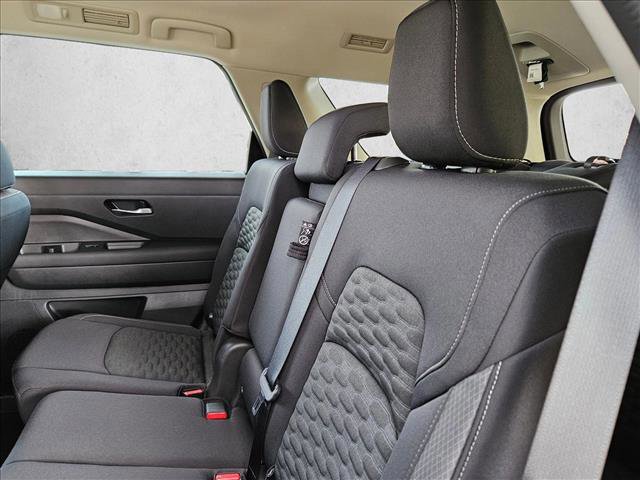 Used 2022 Nissan Pathfinder SV image 21
