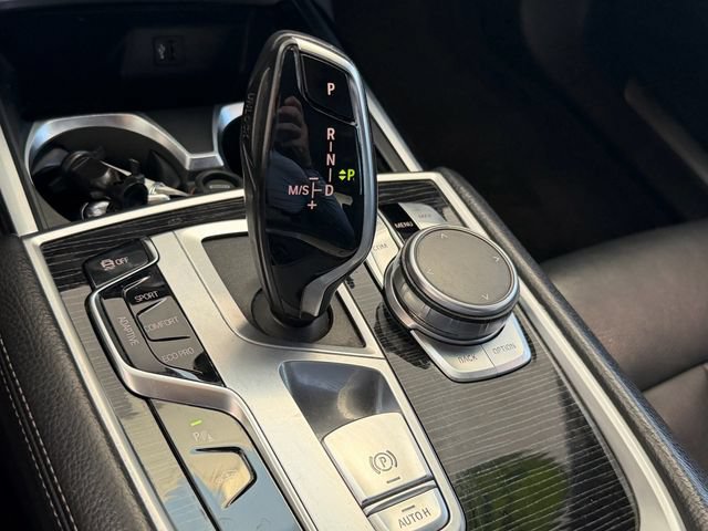 Used 2019 BMW 740i w/ M Sport Package RWD image 20