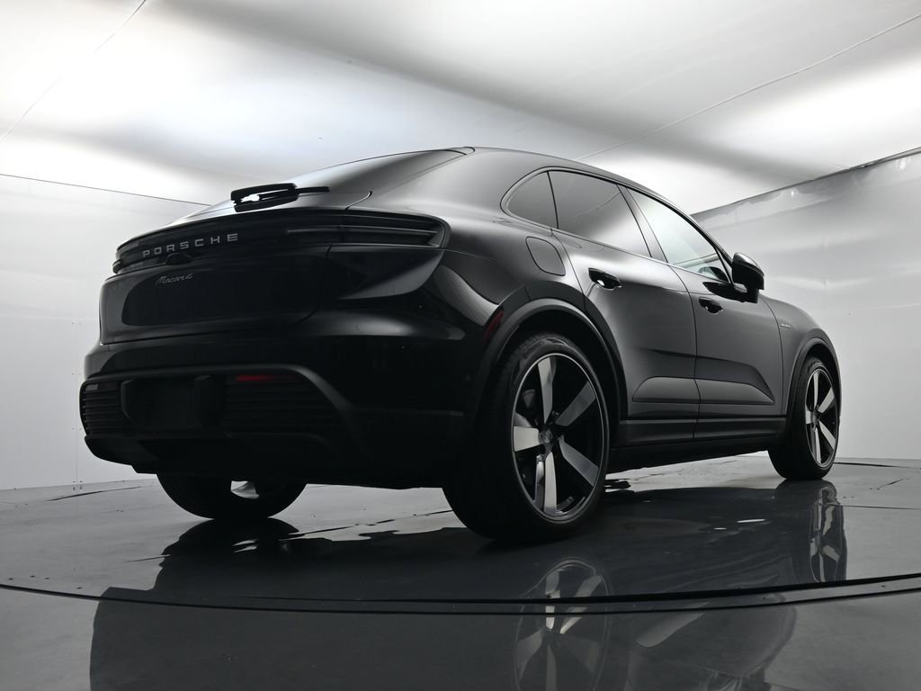 Certified 2024 Porsche Macan 4 Electric image 52