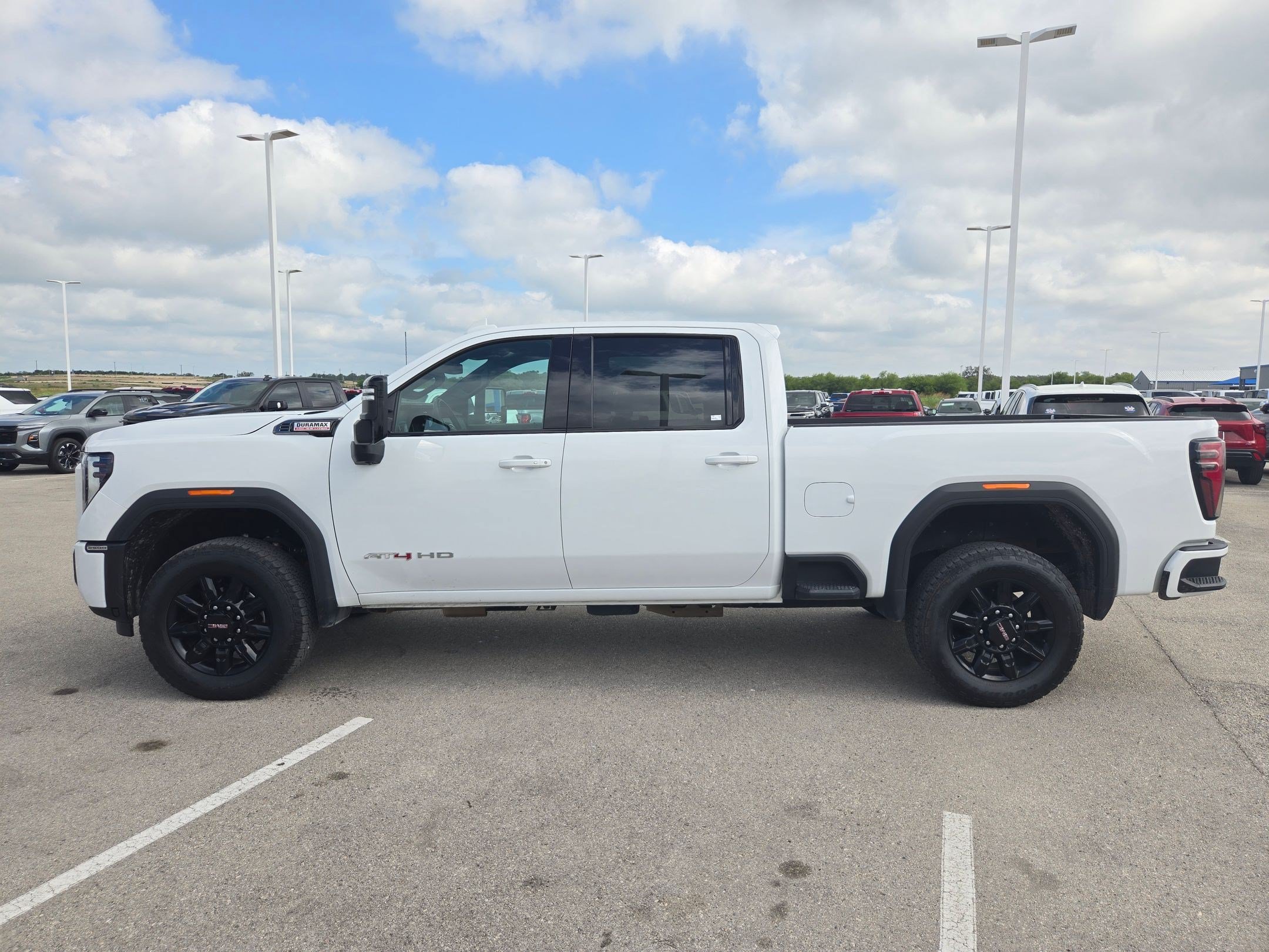 Used 2025 GMC Sierra 2500 AT4 AWD/4WD image 6