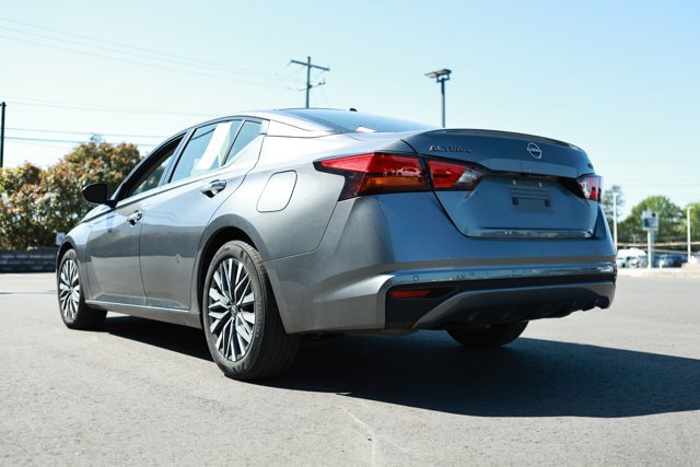 Used 2024 Nissan Altima 2.5 SV FWD image 8