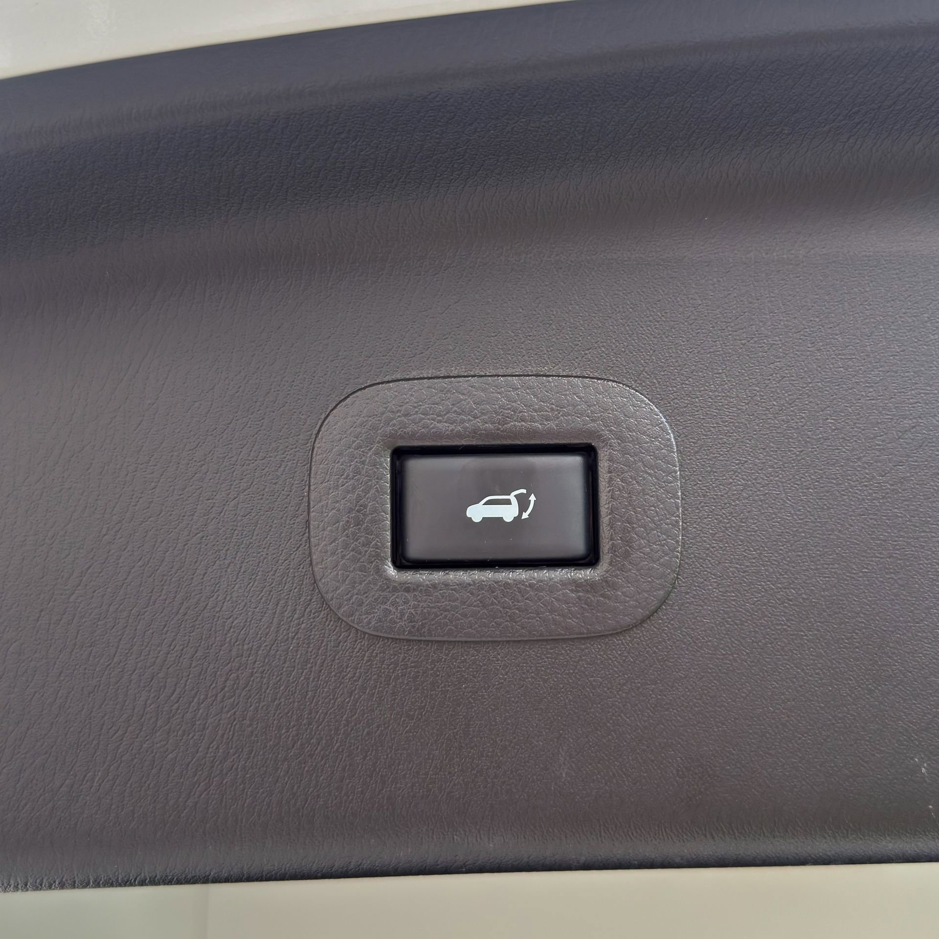 Used 2024 INFINITI QX80 Premium Select w/ Cargo Package image 40