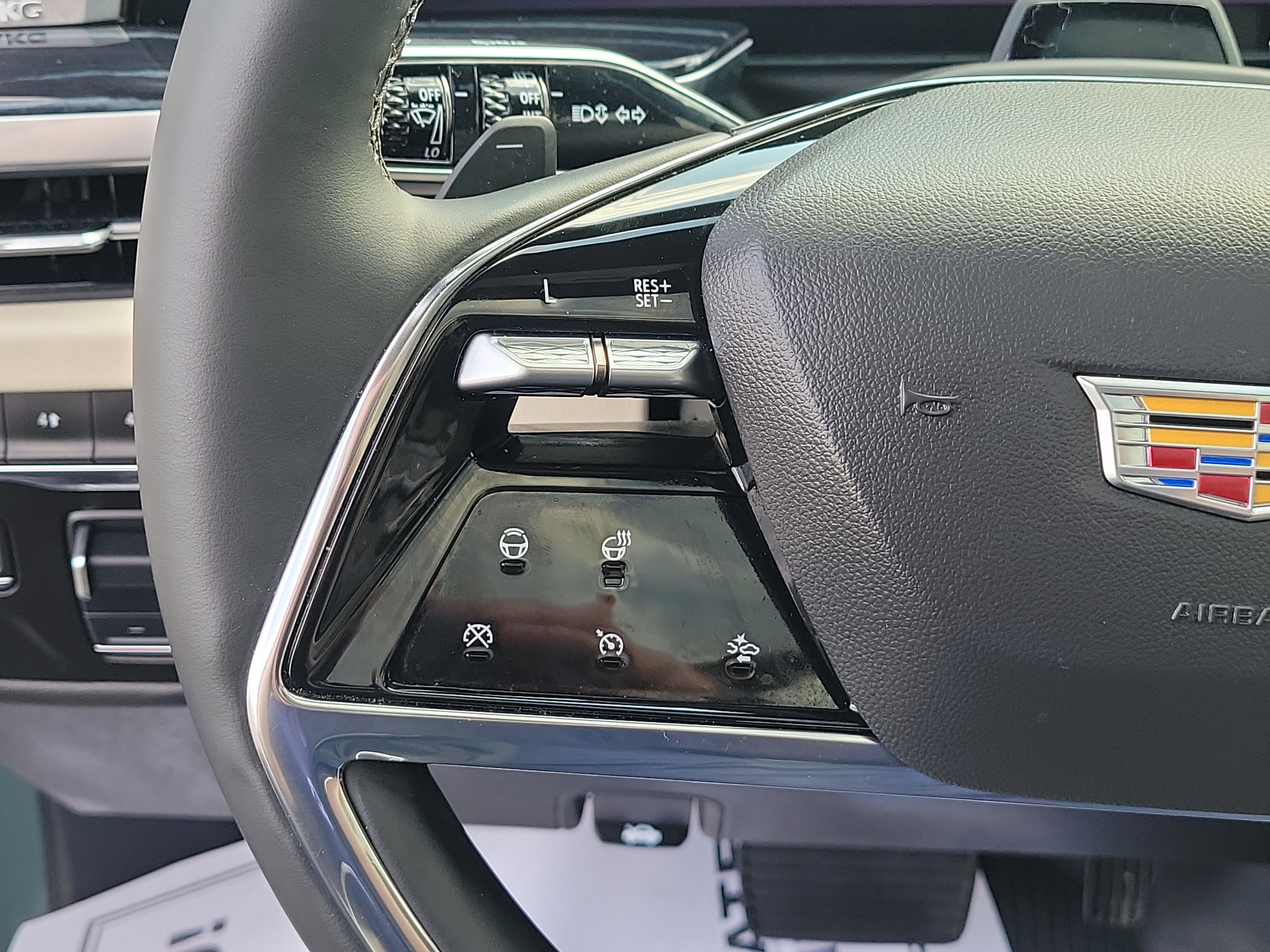 Used 2025 Cadillac Escalade Sport w/ Touring Package image 22