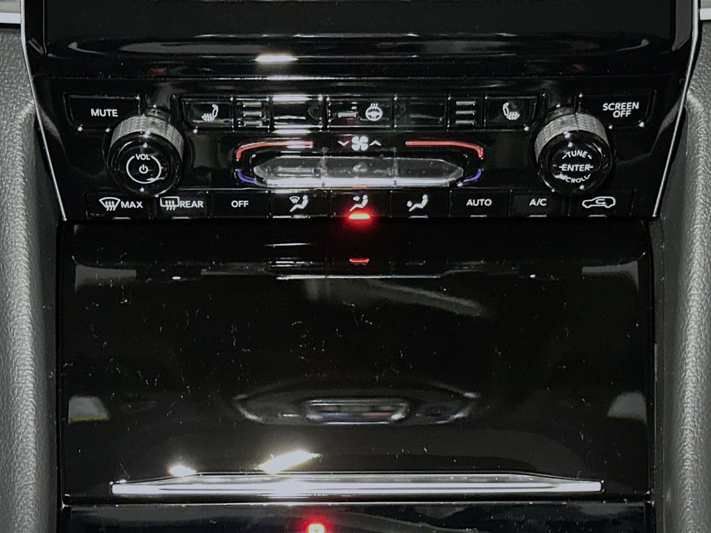 New 2025 Jeep Grand Cherokee L Altitude image 11