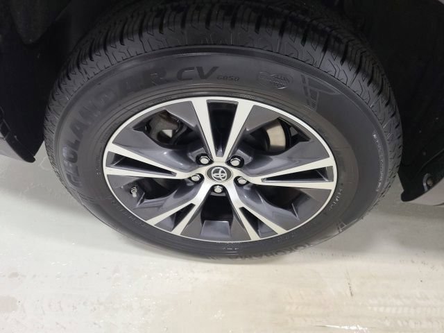 Certified 2019 Toyota Highlander LE FWD image 32