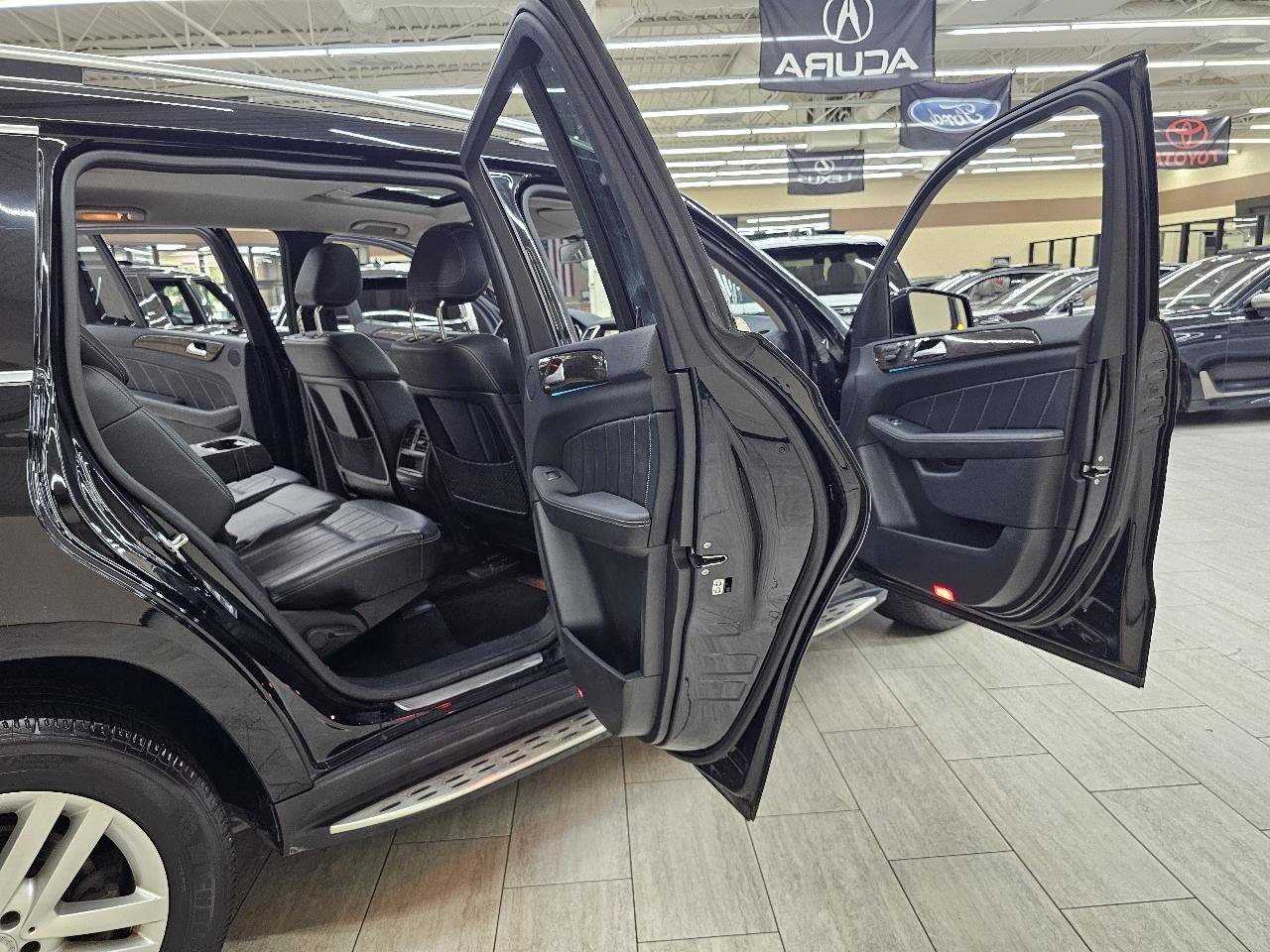 Used 2015 Mercedes-Benz GL 450 4MATIC image 16