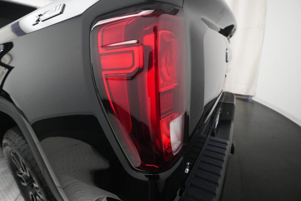 Used 2025 GMC Sierra 1500 Elevation image 31