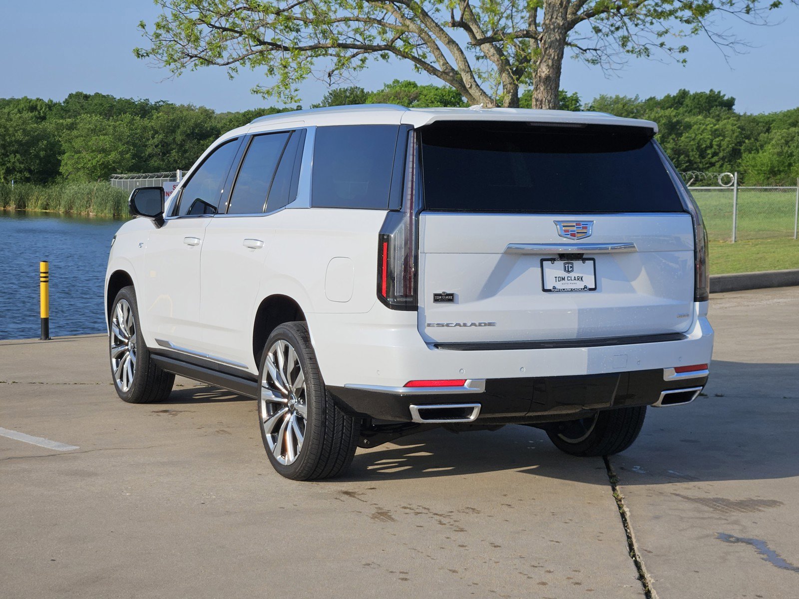 New 2026 Cadillac Escalade Luxury w/ Touring Package image 4