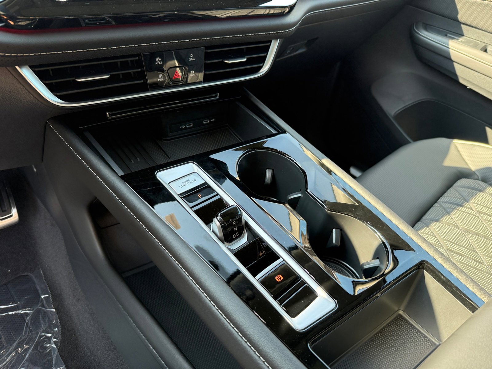 New 2026 Volkswagen Atlas SEL Premium R-Line image 13