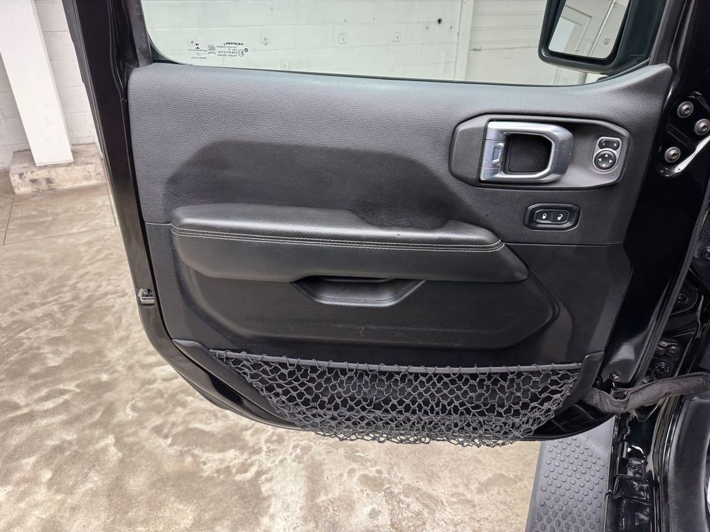 Used 2021 Jeep Wrangler Unlimited Sahara image 9