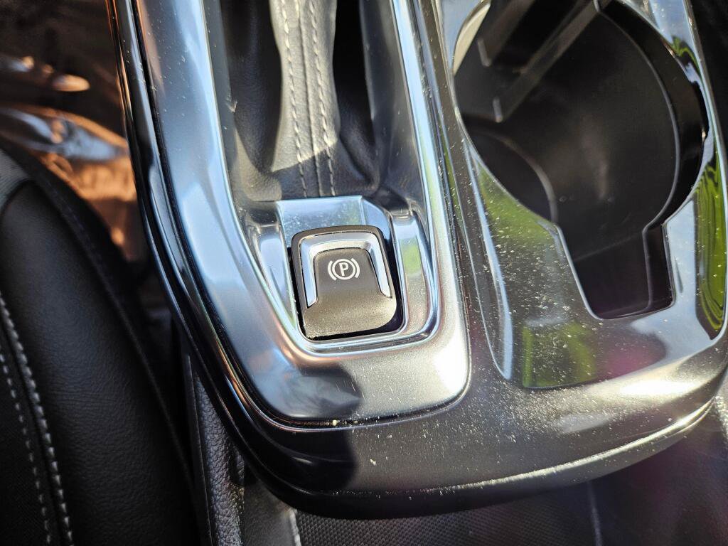 Used 2025 Chevrolet Trax LT FWD image 25