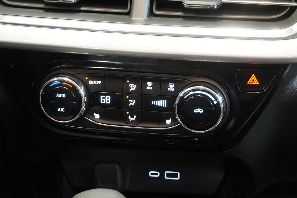 Used 2025 Chevrolet Trax LT w/ Driver Confidence Package FWD image 19