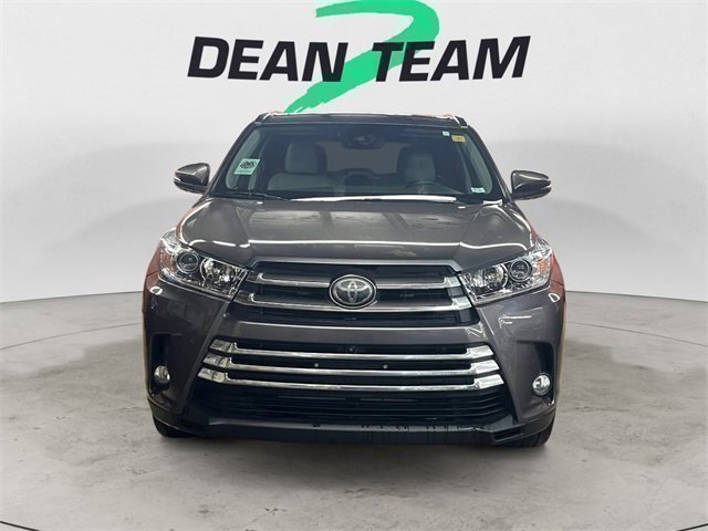 Used 2017 Toyota Highlander AWD V6 image 3