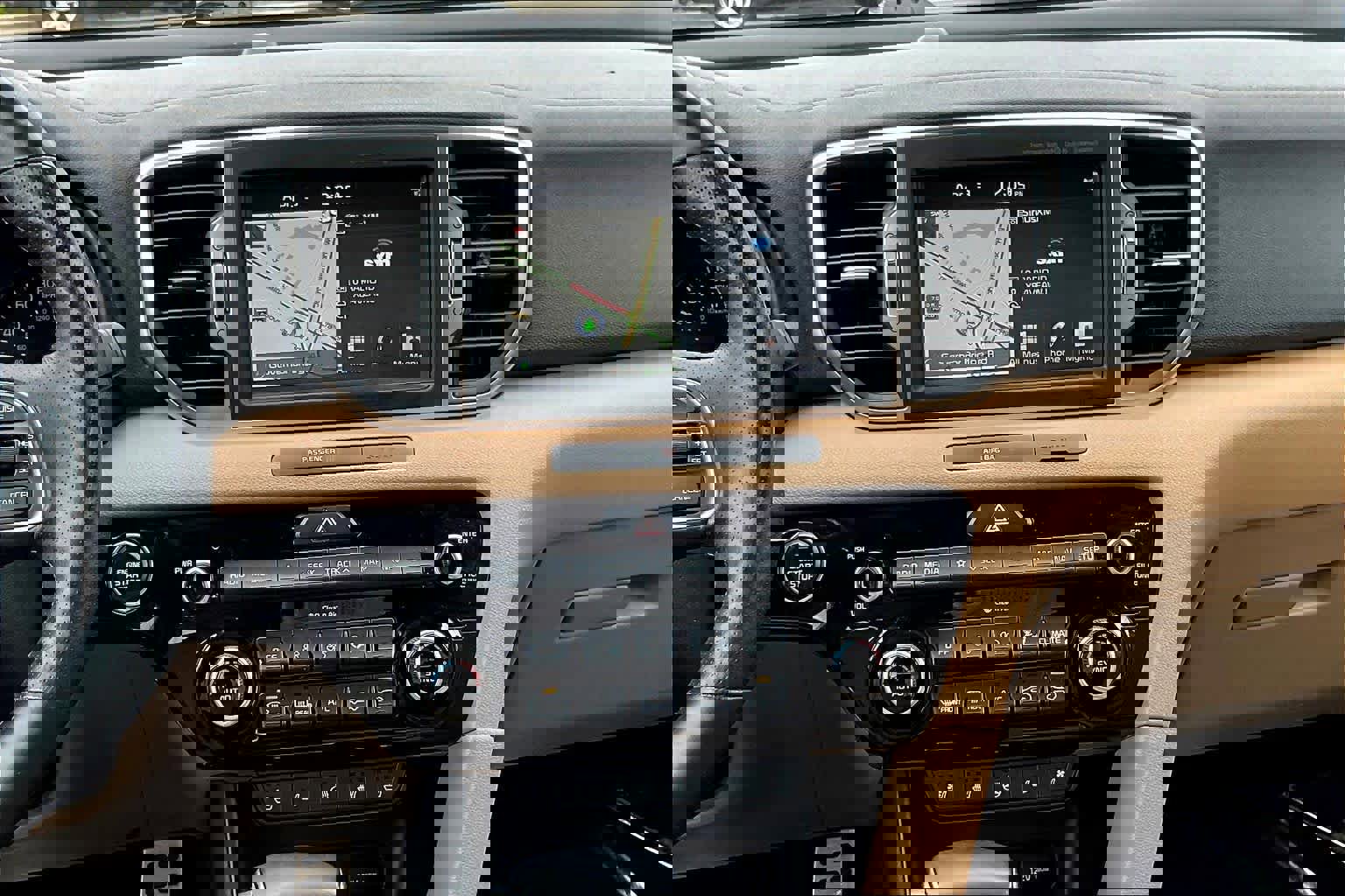 Used 2018 Kia Sportage SX image 7