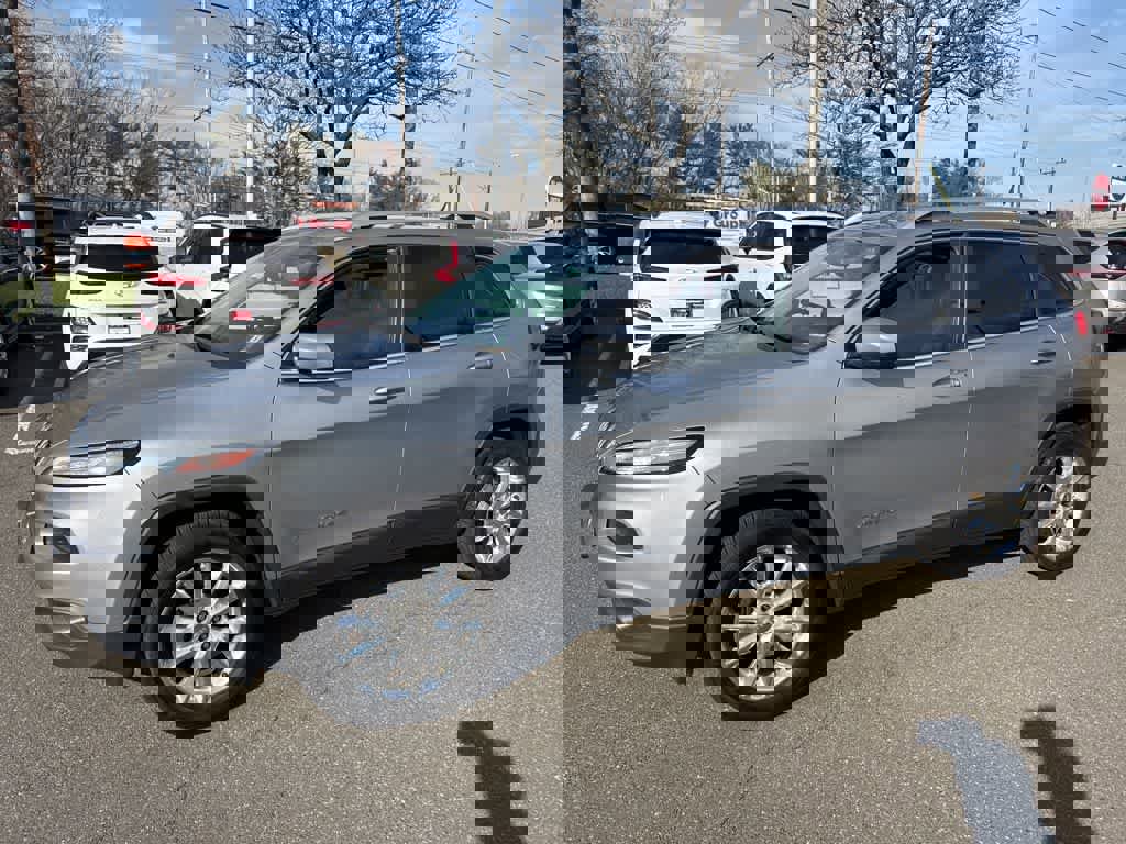 Used 2015 Jeep Cherokee Limited image 3