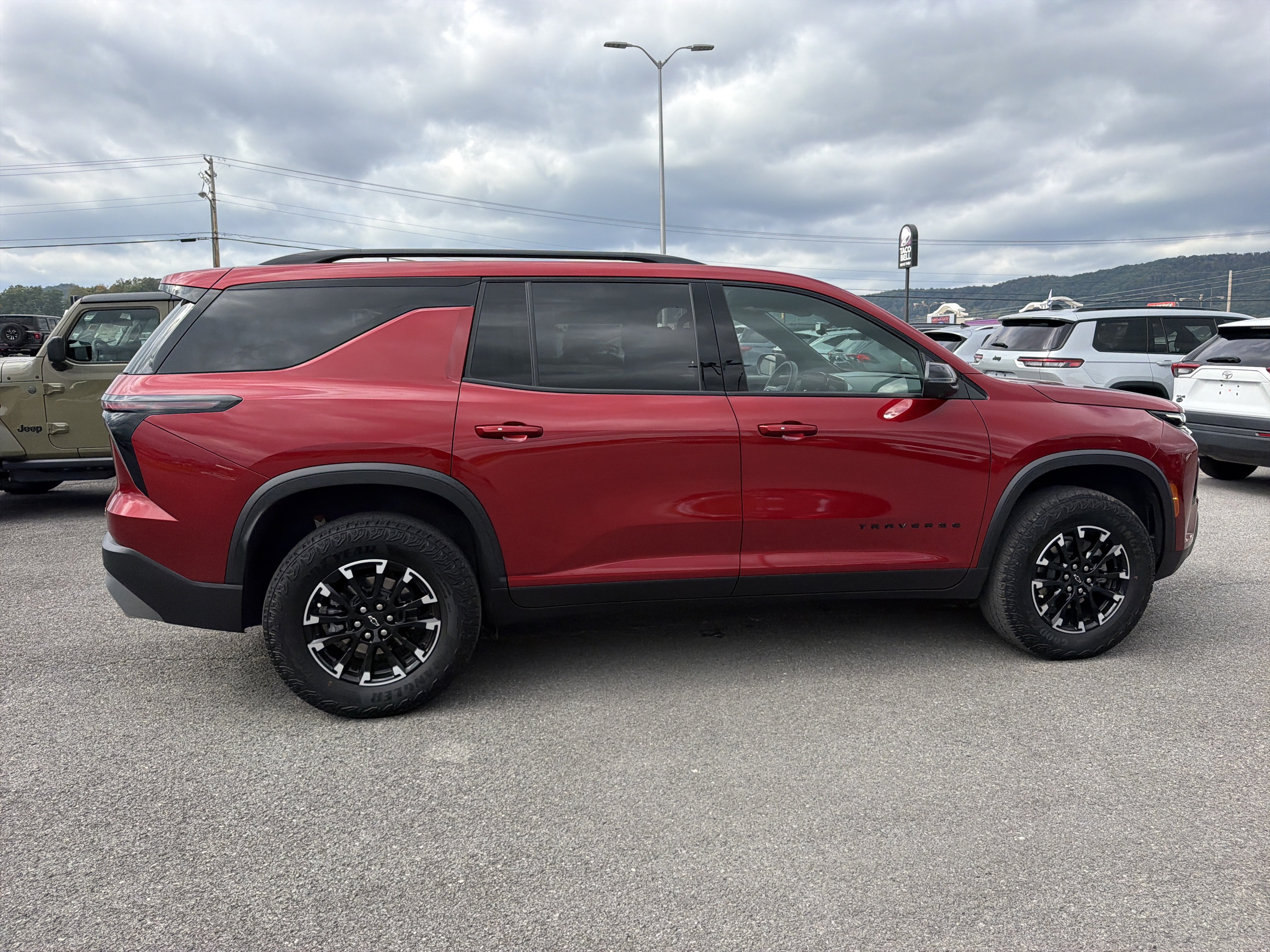 Used 2026 Chevrolet Traverse Z71 w/ Driver Confidence Package AWD/4WD image 3