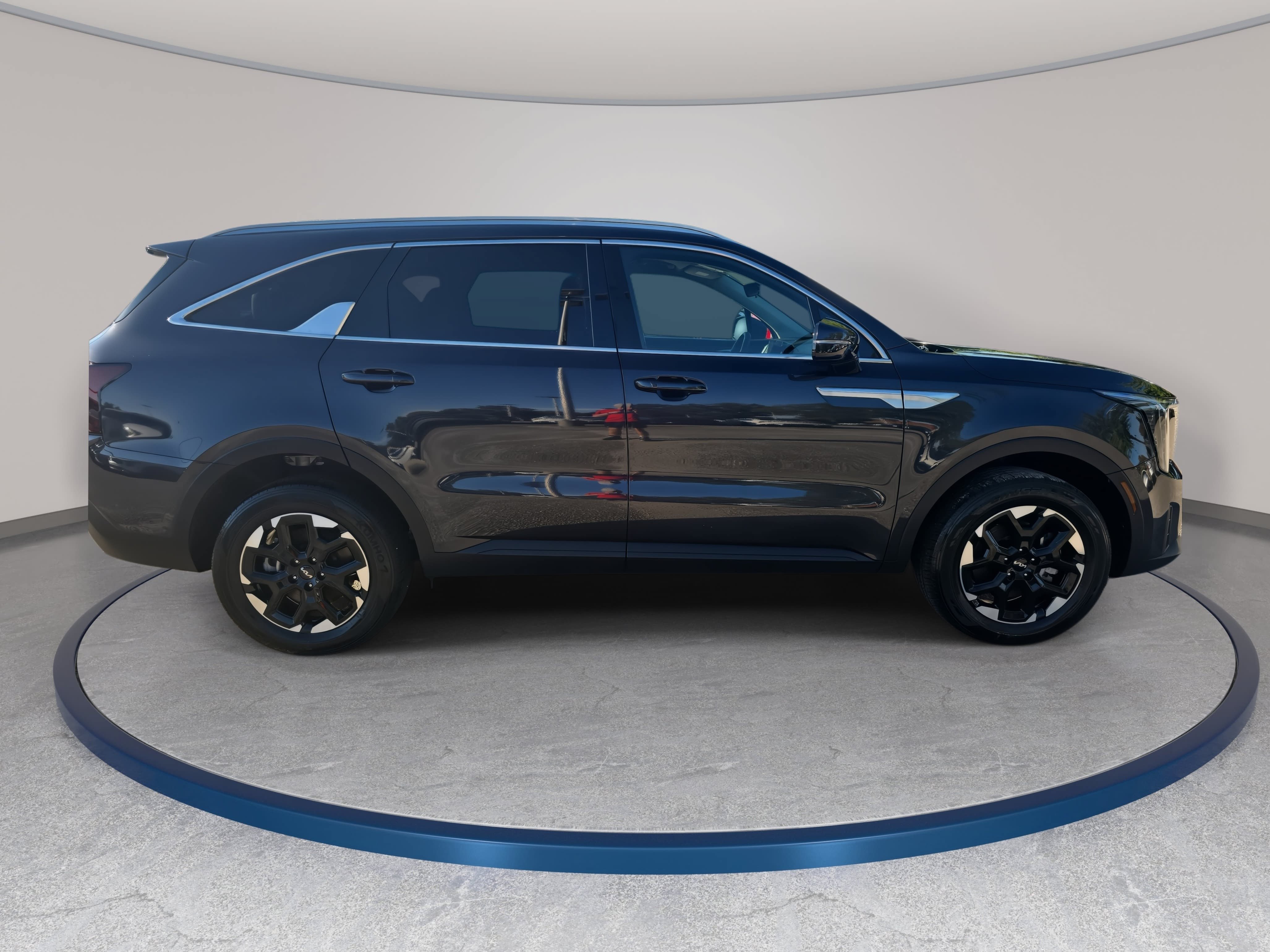 Used 2025 Kia Sorento S AWD/4WD image 4