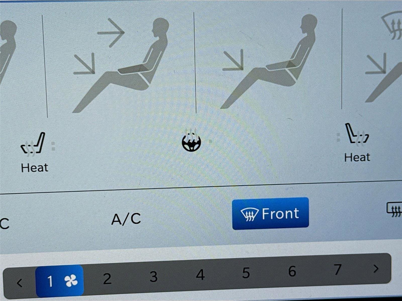 Used 2023 Chrysler Pacifica Touring-L image 13