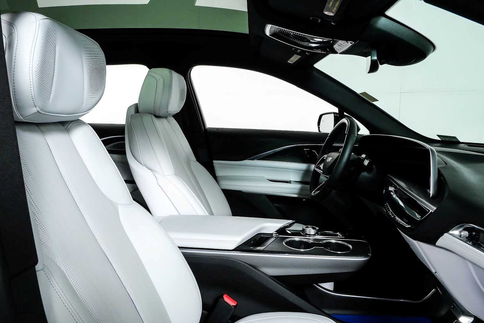 Certified 2024 Cadillac Lyriq Sport RWD image 22