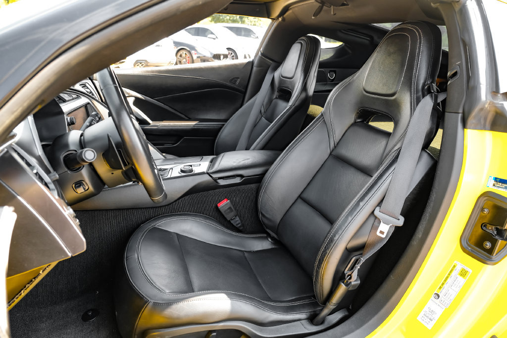 Used 2019 Chevrolet Corvette Stingray Coupe w/ 1LT RWD image 24