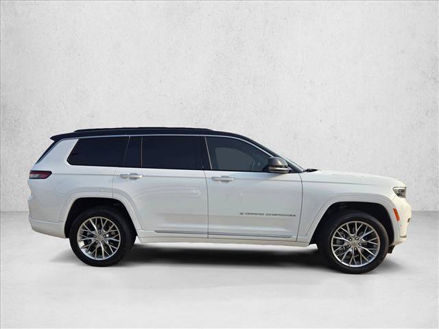 Used 2024 Jeep Grand Cherokee L Summit w/ Luxury Tech Group V AWD/4WD image 4