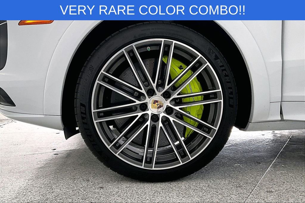 Used 2022 Porsche Cayenne Turbo S image 12