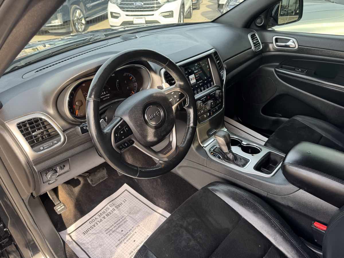Used 2017 Jeep Grand Cherokee Altitude image 11