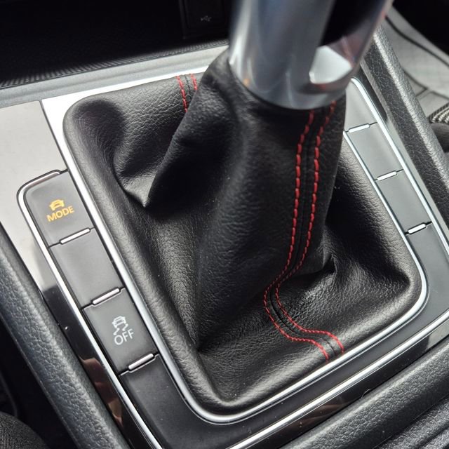 Used 2019 Volkswagen GTI S FWD image 27