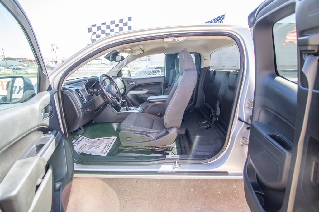 Used 2020 Chevrolet Colorado LT w/ Safety Package RWD image 25