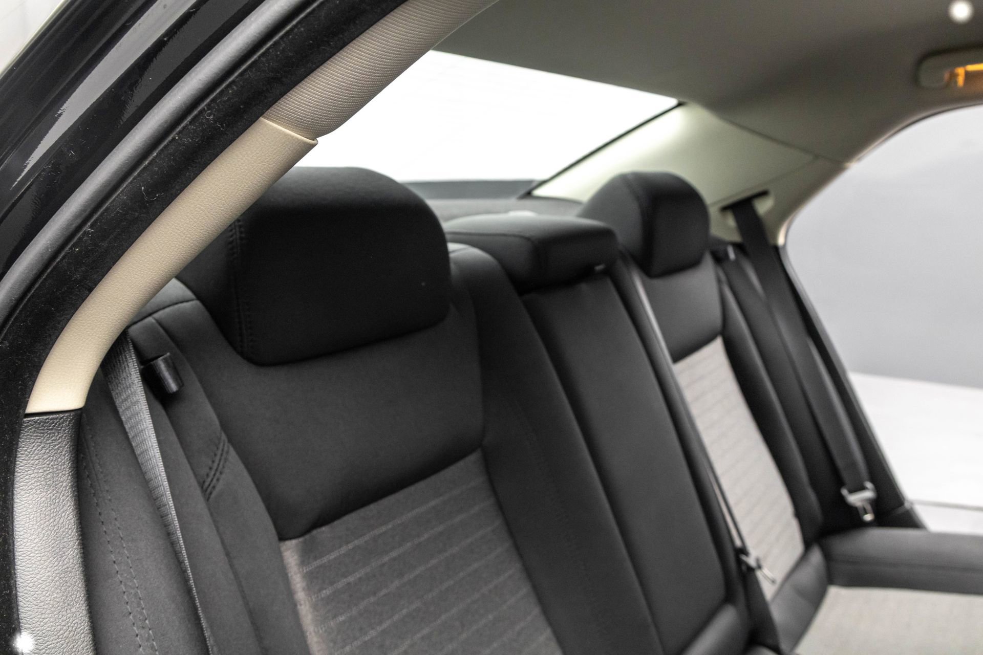 Used 2022 Chrysler 300 Touring w/ Sport Appearance Package image 33