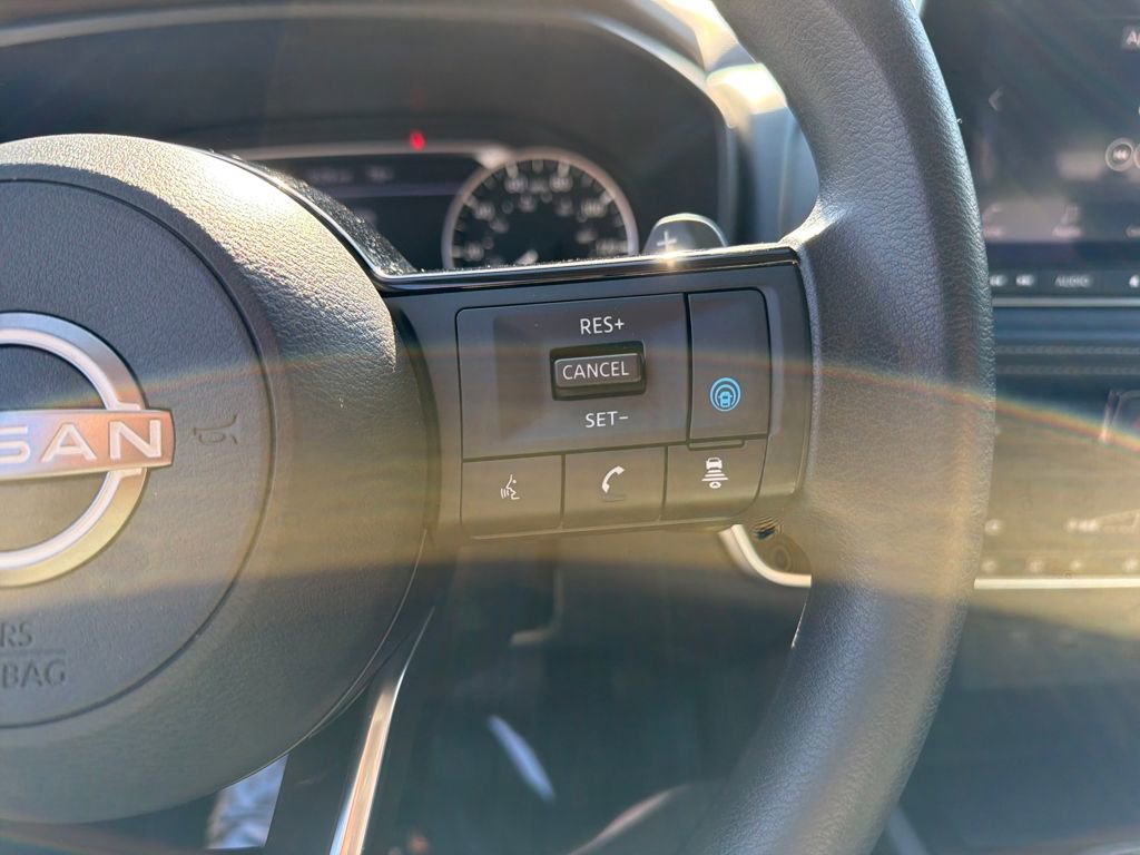 Used 2022 Nissan Rogue SV FWD image 23
