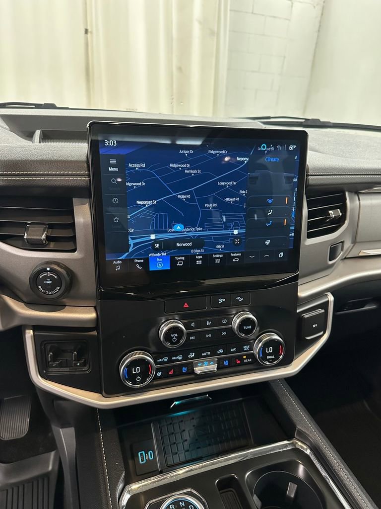Used 2022 Ford Expedition XLT w/ Equipment Group 202A AWD/4WD image 21