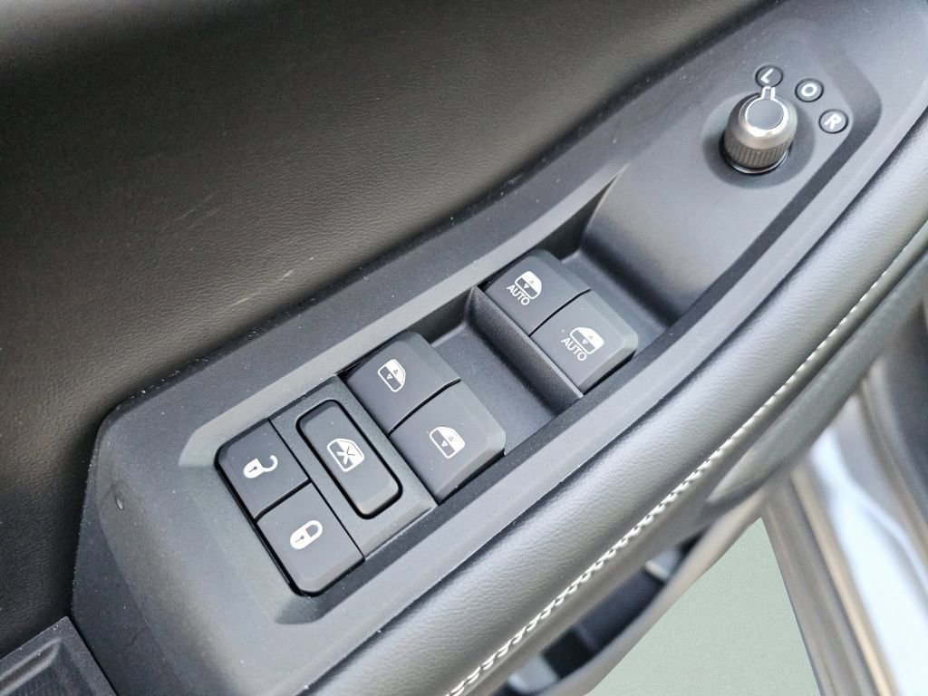 Used 2025 Jeep Grand Cherokee Limited w/ Luxury Tech Group II image 31