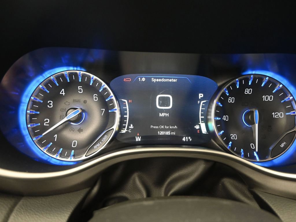 Used 2022 Chrysler Pacifica Touring-L image 21