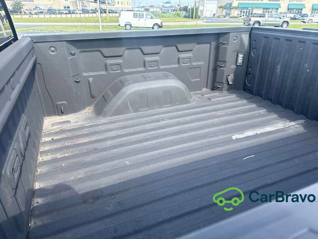 Used 2023 GMC Sierra 1500 Elevation w/ LPO, Elevation Black Package AWD/4WD image 9