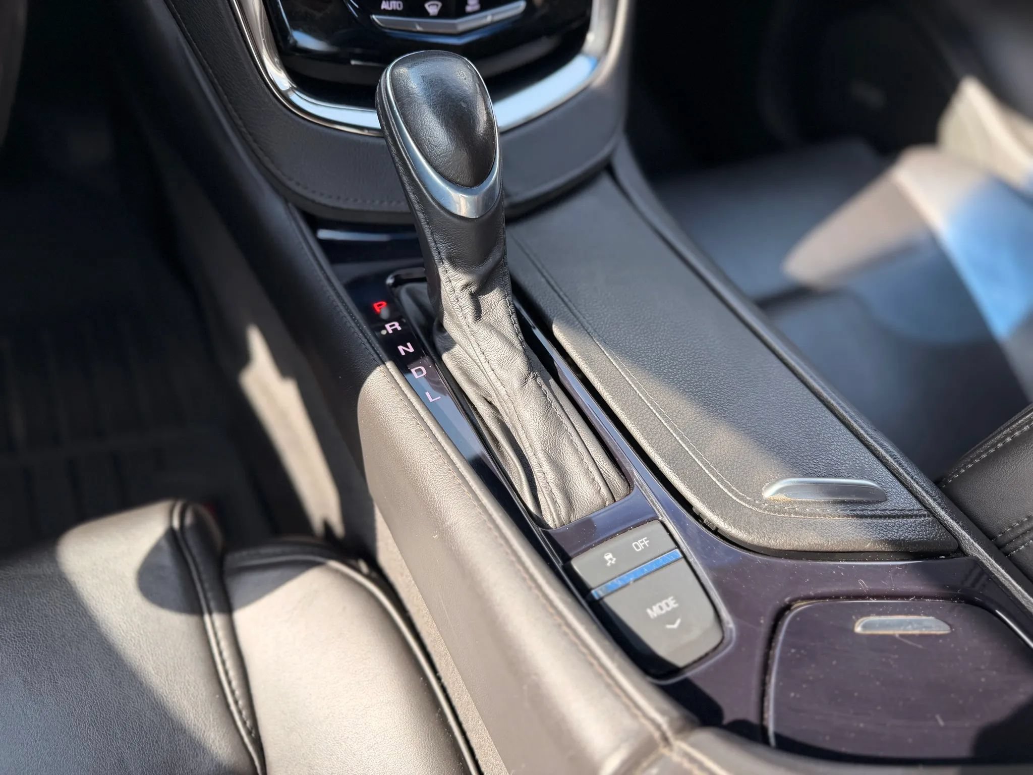 Used 2014 Cadillac ELR w/ Luxury Package FWD image 35
