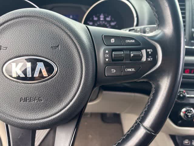 Used 2017 Kia Sedona LX w/ LX Essentials Premium Package FWD image 13