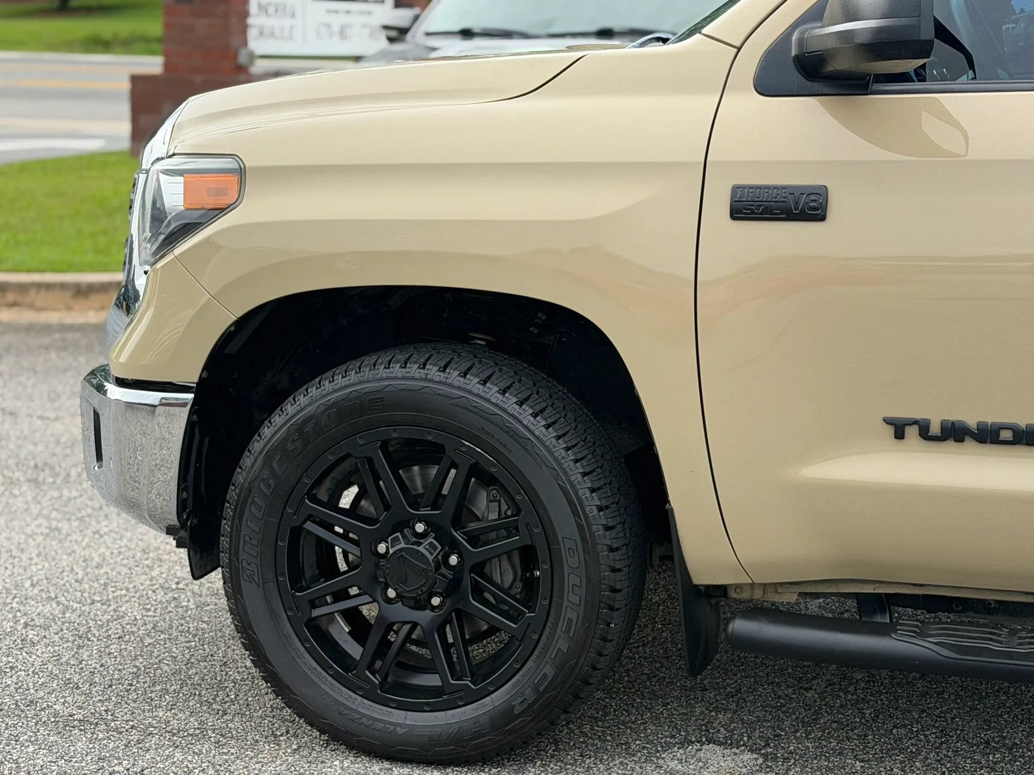 Used 2020 Toyota Tundra SR5 w/ SR5 Upgrade Package RWD image 12