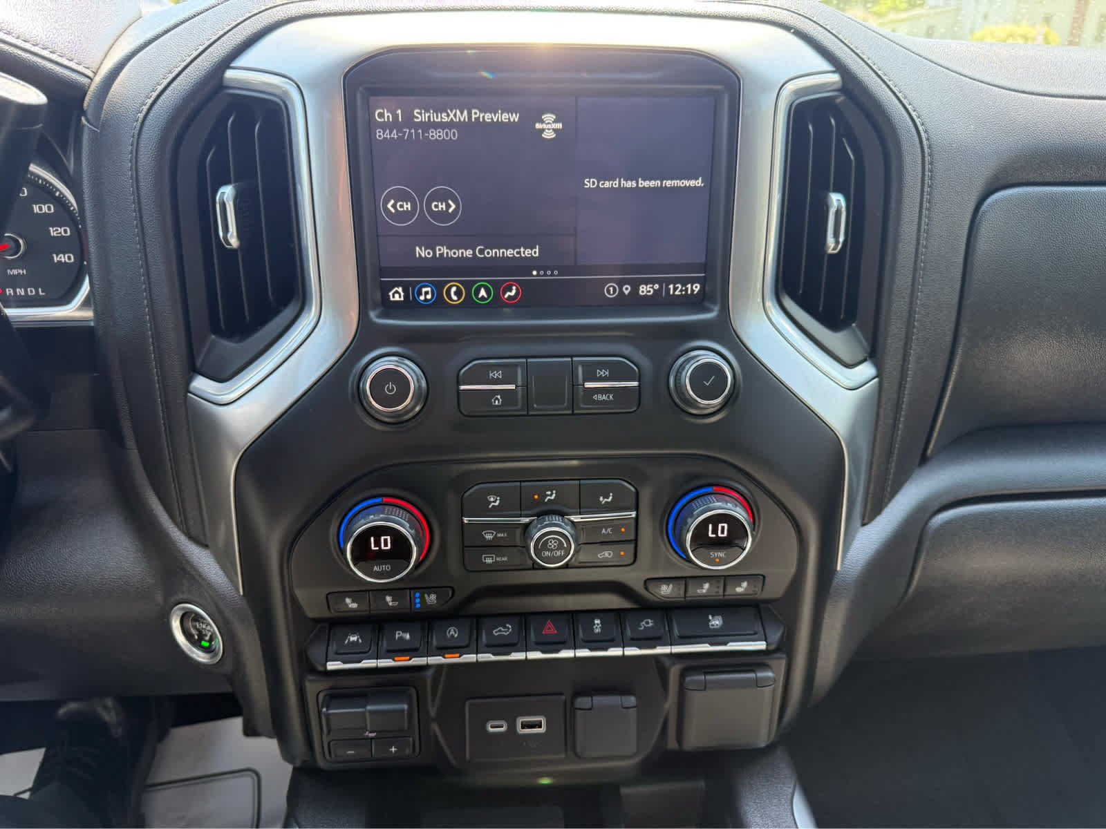Used 2021 Chevrolet Silverado 1500 LTZ w/ Technology Package AWD/4WD image 21
