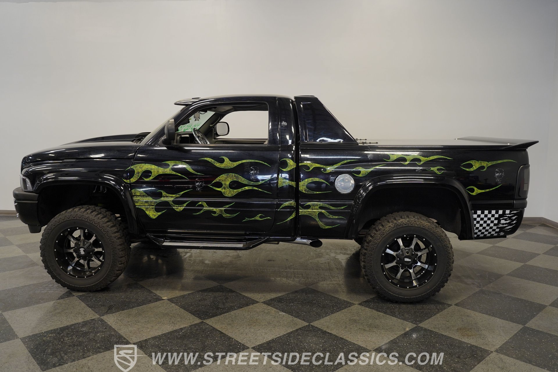 Used 1995 Dodge Ram 1500 Truck 4x4 Regular Cab image 8