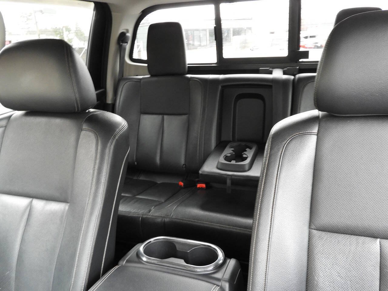 Used 2018 Nissan Titan SL w/ Chrome Package AWD/4WD image 42