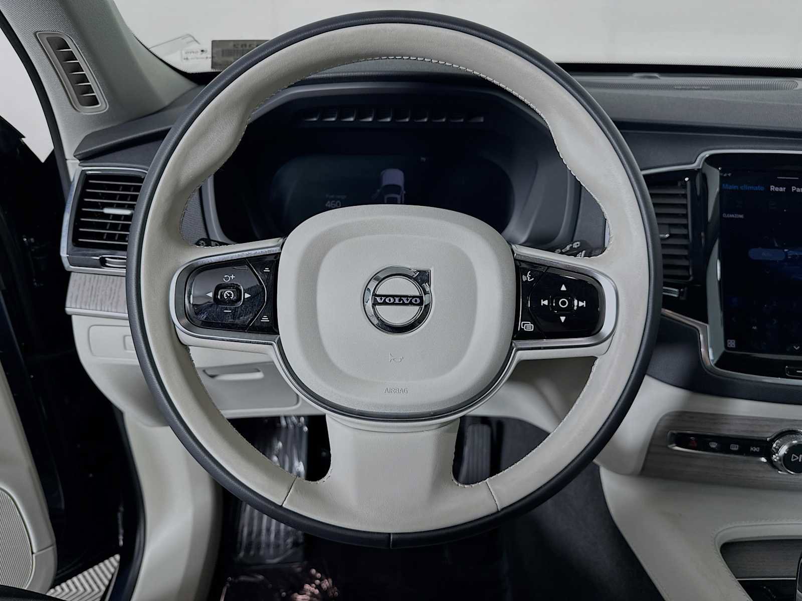 Certified 2025 Volvo XC90 B6 Plus image 11