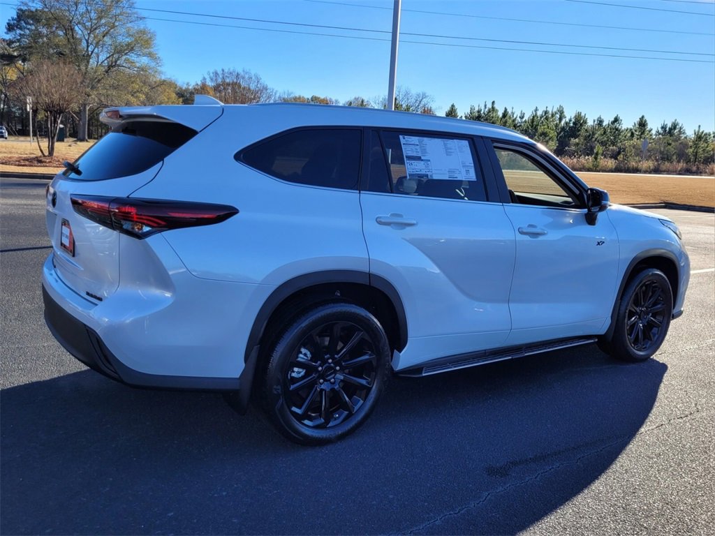 New 2026 Toyota Highlander XLE image 11