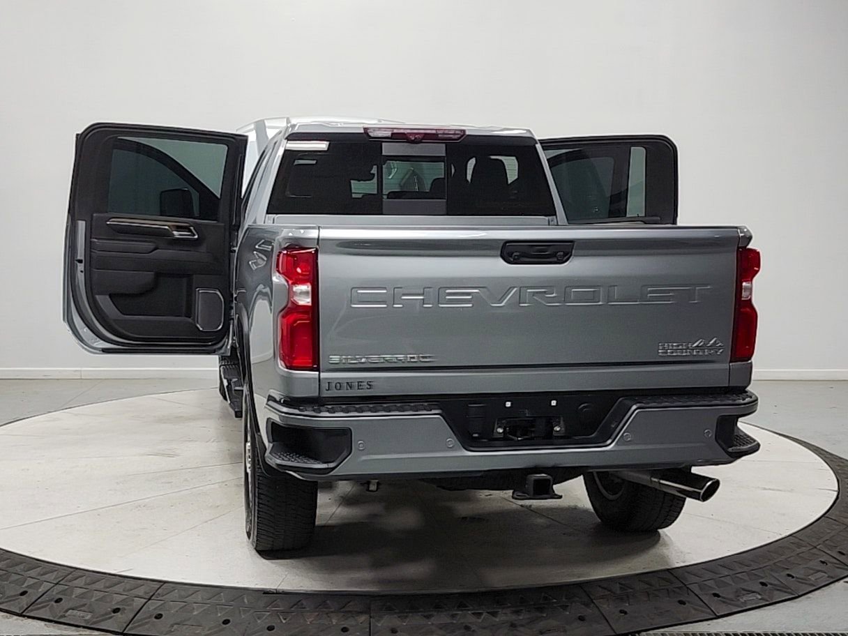 Used 2024 Chevrolet Silverado 2500 High Country w/ Technology Package image 14
