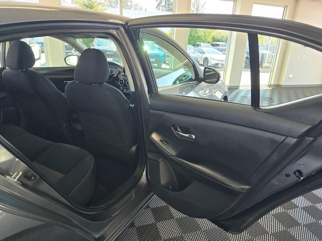 Used 2021 Nissan Sentra SV FWD image 37