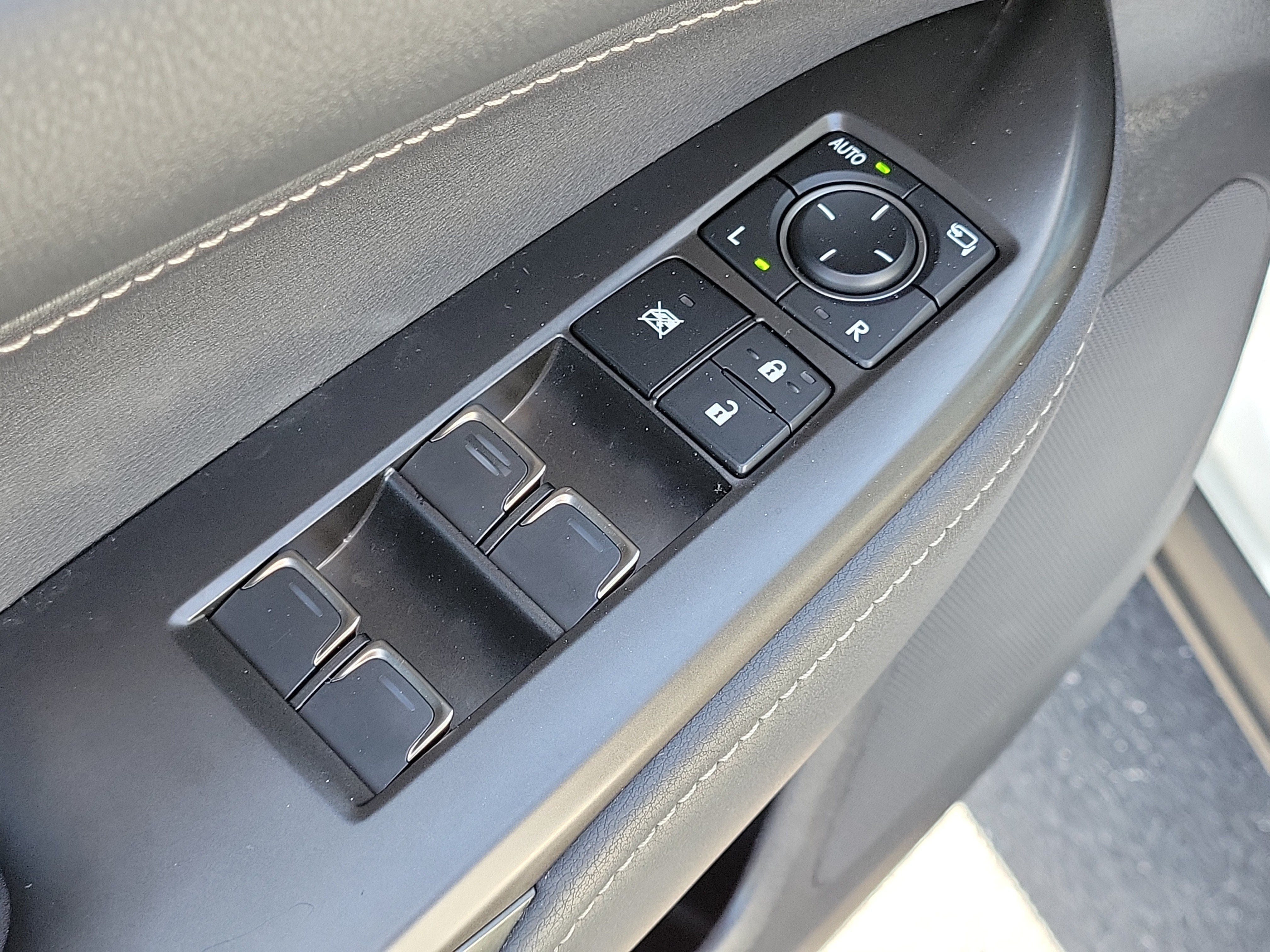 Used 2023 Lexus NX 250 FWD w/ Towing Package (2000 Lbs) image 18