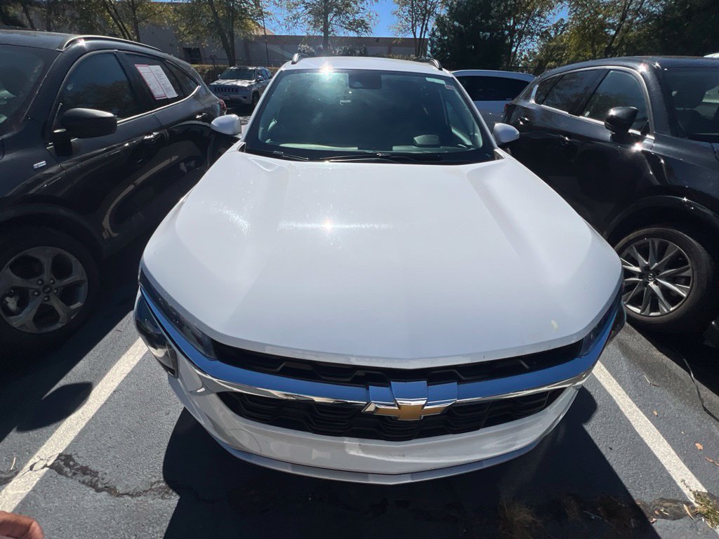 Used 2026 Chevrolet Trax LT FWD image 8