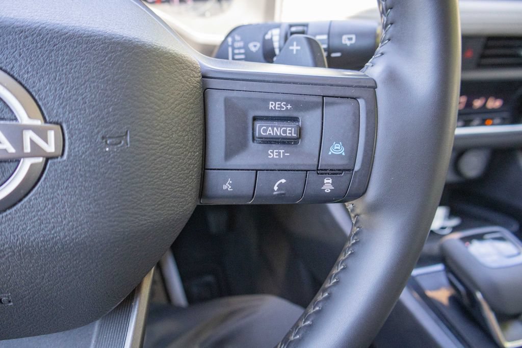 Used 2025 Nissan Rogue SV AWD/4WD image 22