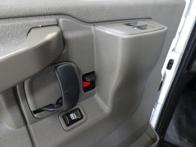 Used 2018 Chevrolet Express 2500 w/ Driver Convenience Package RWD image 24